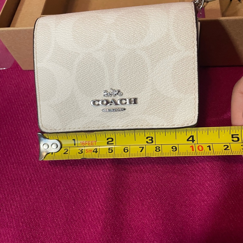 NWT COACH box set: mini wallet with crossbody chain and two charms. - Picture 14 of 16